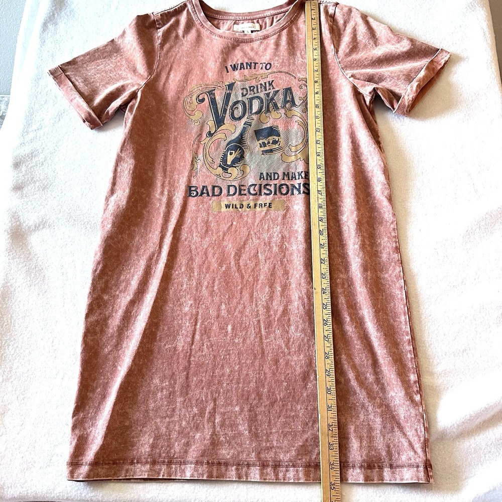 Cleo + Wolf S‎ Small Vodka Bad Decisions Mini Knee T-shirt Dress Terracotta - Picture 6 of 10